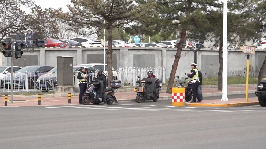 《北京市非机动车管理条例》5月1日实施！首都机场公安强化执法宣传