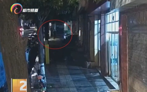 男子专挑凌晨上街“闲逛” 钻商铺偷窃，老板报警后竟牵出多起盗窃案......