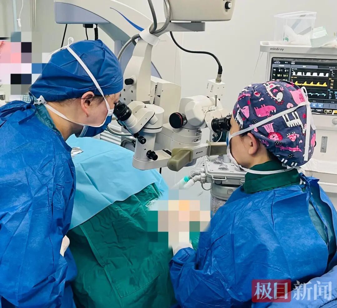 一只蚊子突然飞入眼中，男子一个动作险失明，医生：这种情况揉眼是最危险的操作