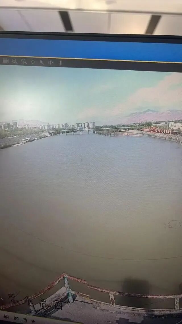 男子吓唬妻子要自杀，在“黄河”里自拍威胁！警方：行拘