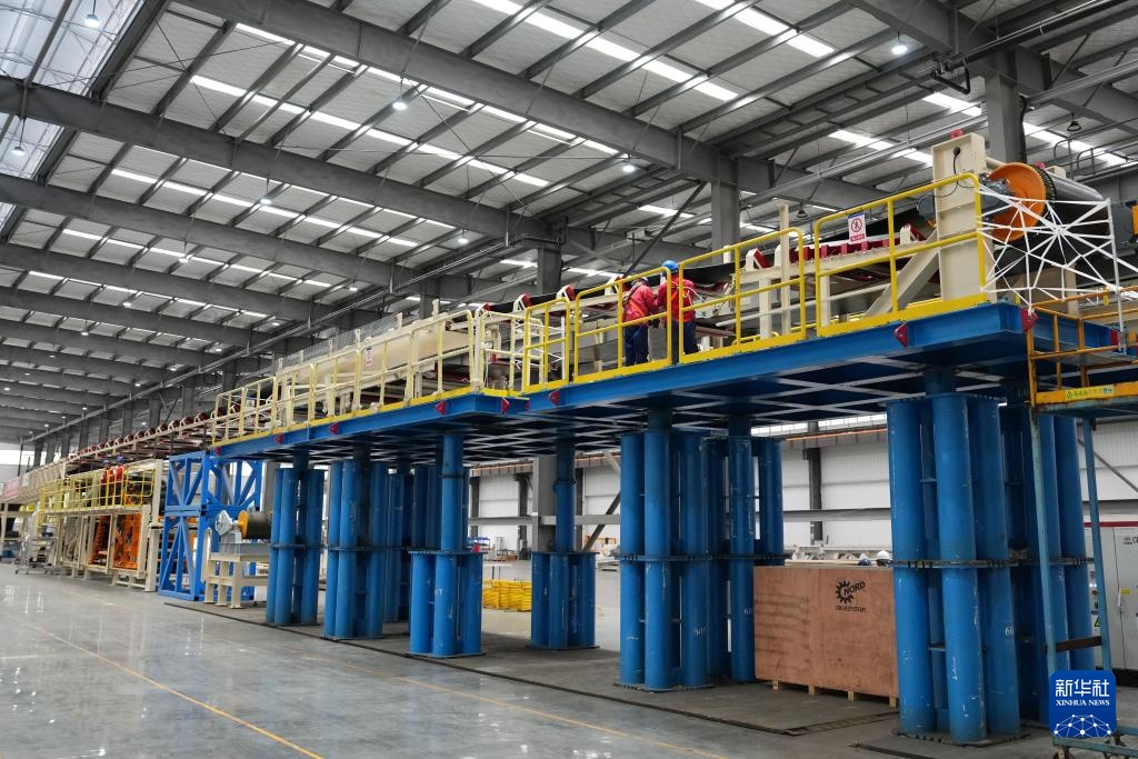 国产连续皮带机首次出口西班牙