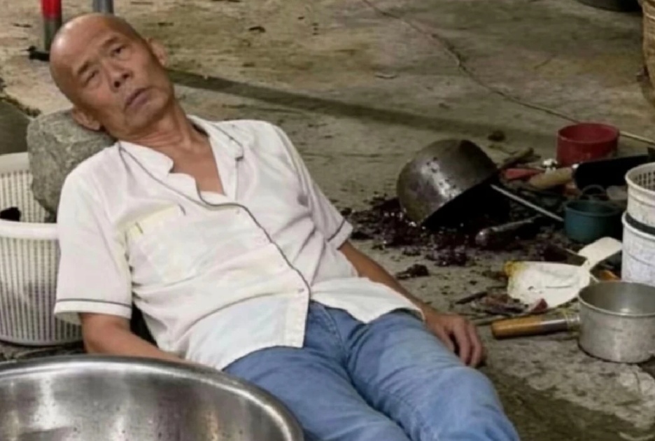 “莫氏鸡煲”老板一个月唯一休息日去上海了！老莫曾称可以和餐厅合作，让上海也吃得到