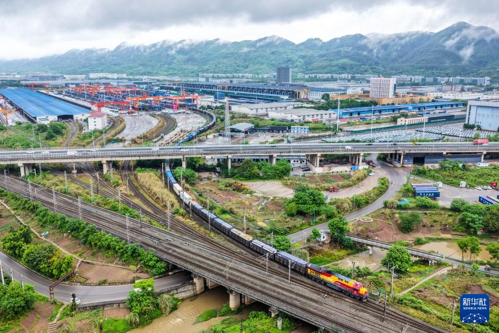 重庆西部陆海新通道一季度运量同比增幅超30%