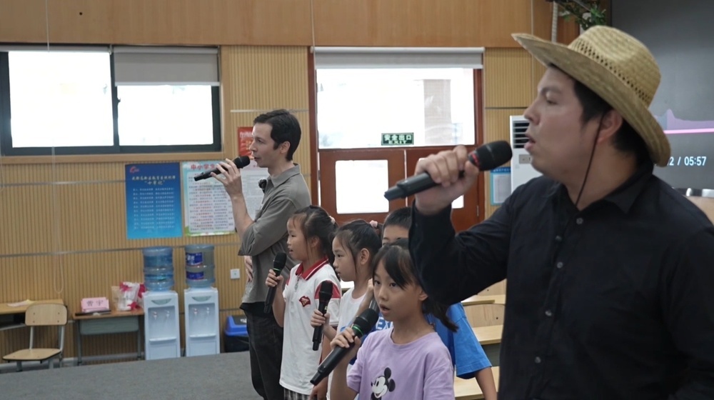 遇见中国丨诵诗词、学中医……看德国青年如何沉浸式体验中国文化之美