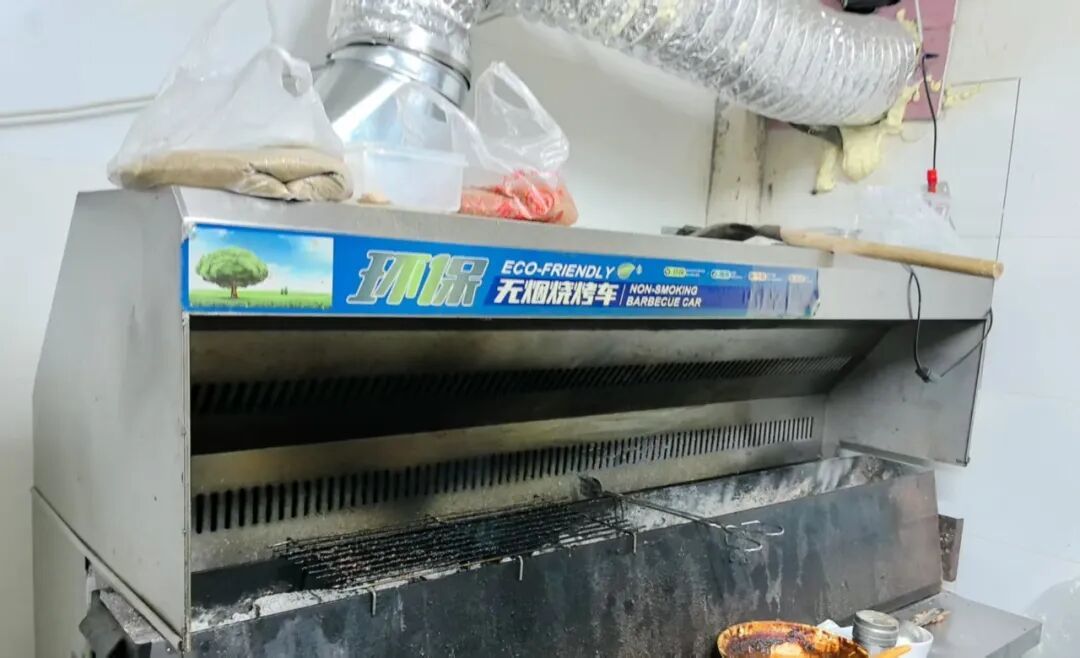 居民闻到烟味误以为起火报警，真相竟是住户在家乐享烤串