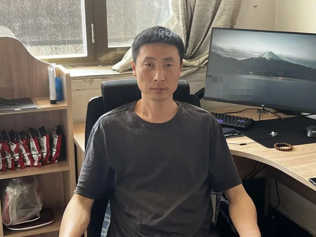 他猛踹三脚，救了一条命……