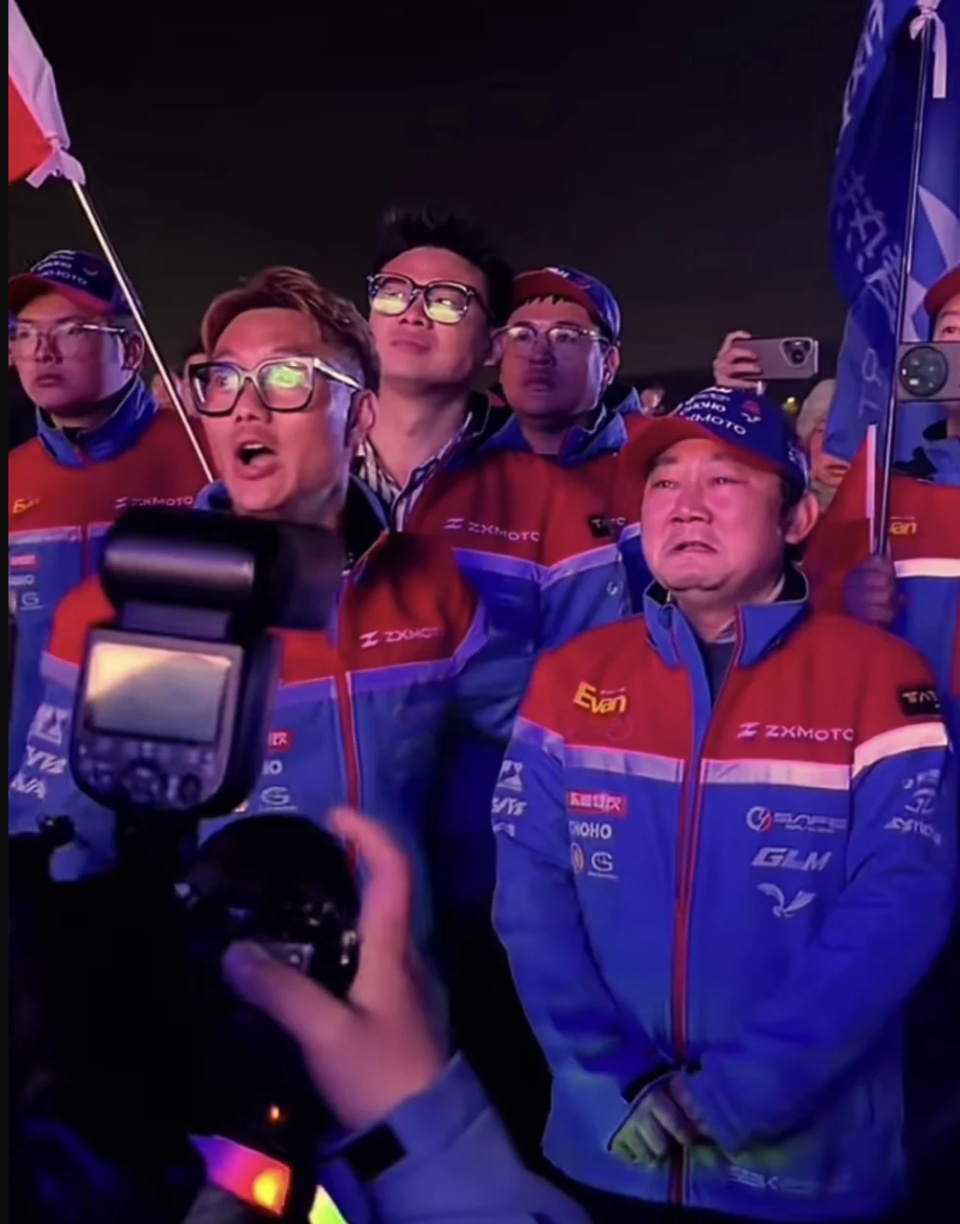 “张雪是张雪，我是我！”17岁湖南机车少年将参加摩托车赛，求媒体报道帮他越走越远