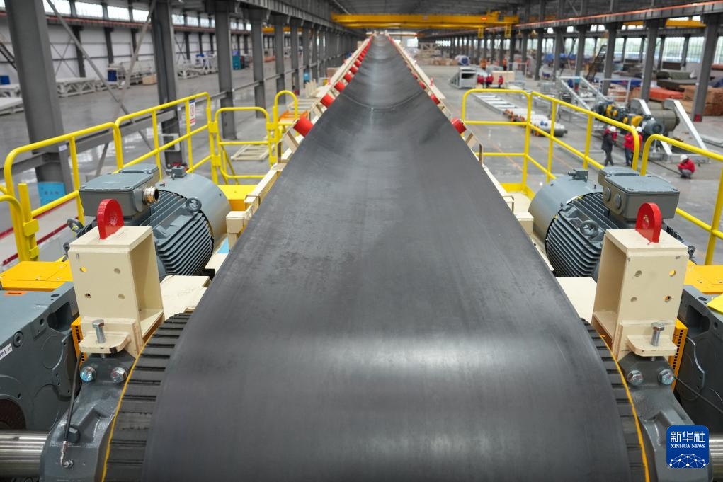 国产连续皮带机首次出口西班牙