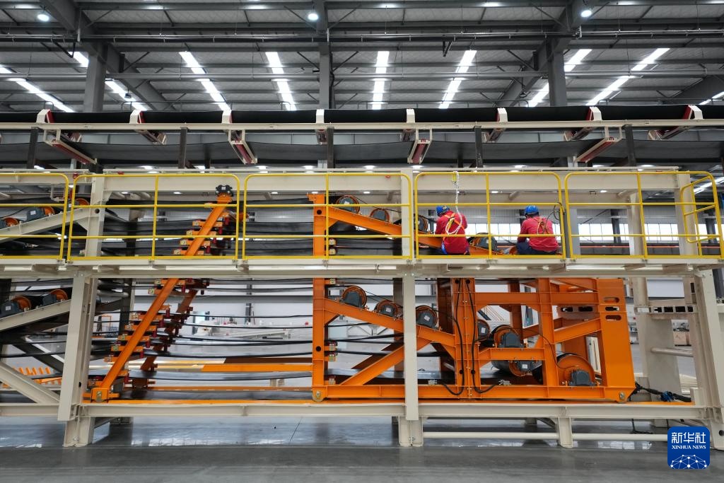 国产连续皮带机首次出口西班牙