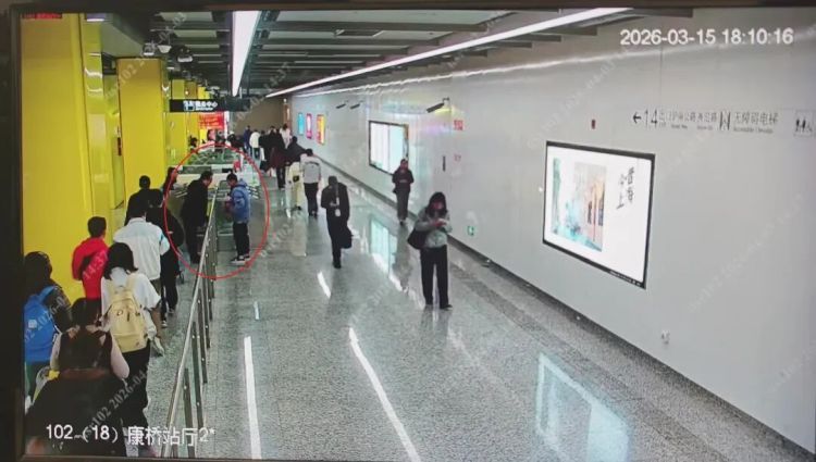 快递员偷走门口手机，结果手机自己“报警”了