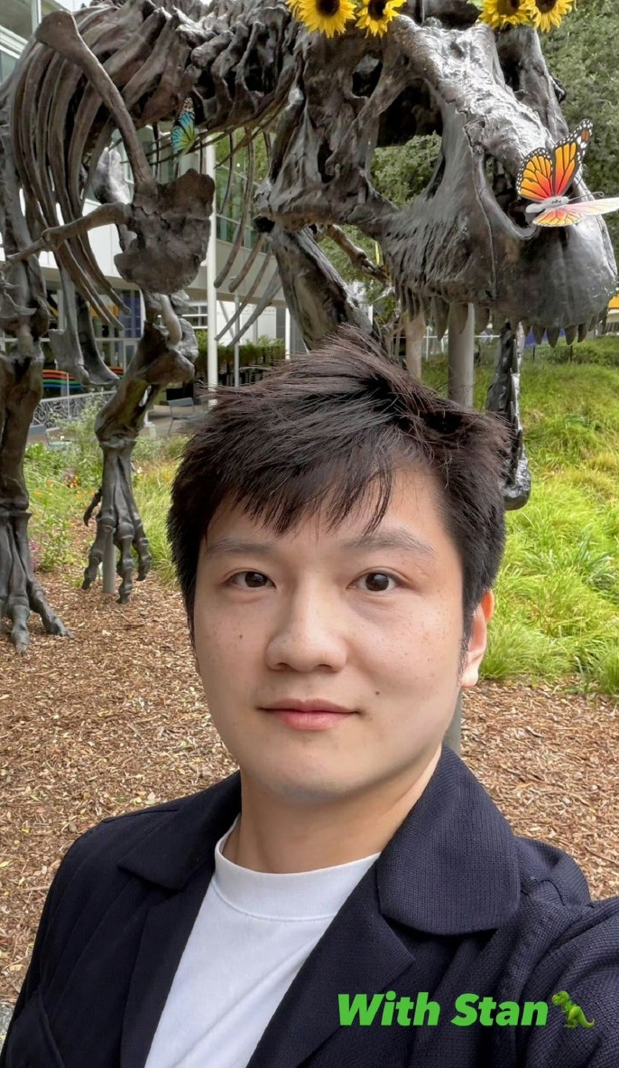 樊振东晒与黄仁勋合影，英伟达副总裁夸赞樊振东是“最伟大的乒乓球运动员之一”