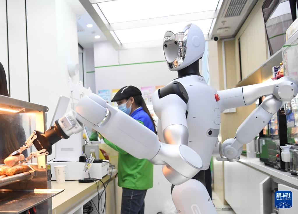 北京：机器人“入职”便利店