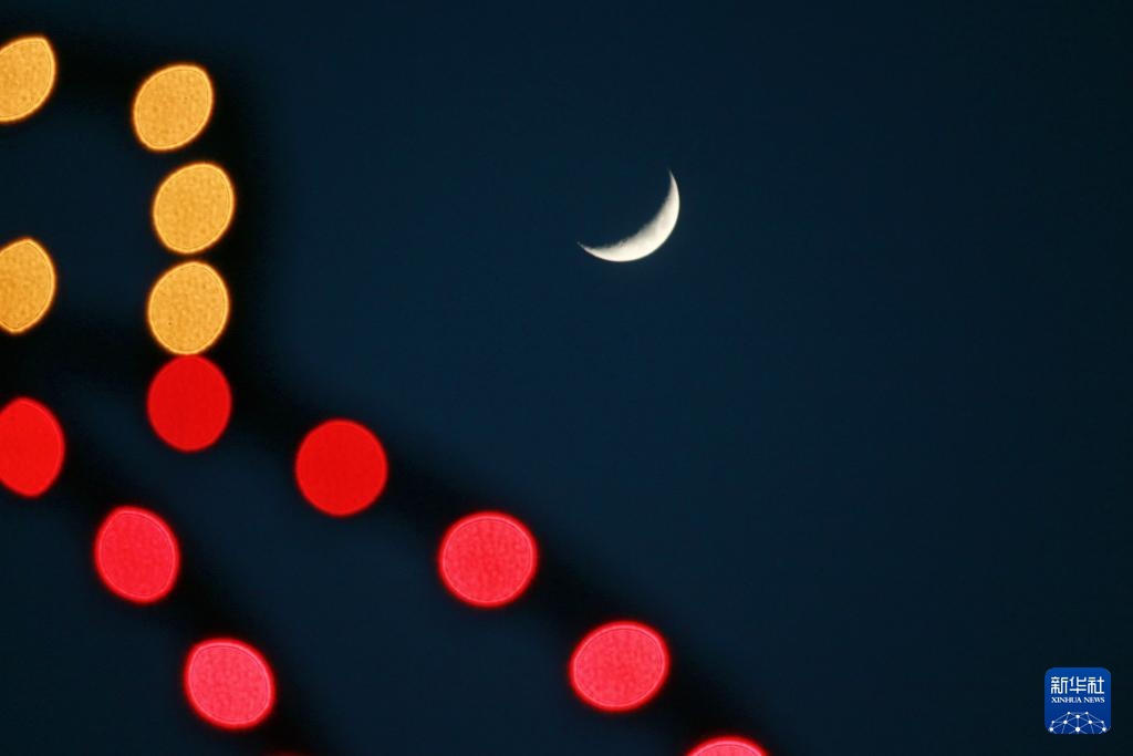 星空相册丨年度最大蛾眉月登场