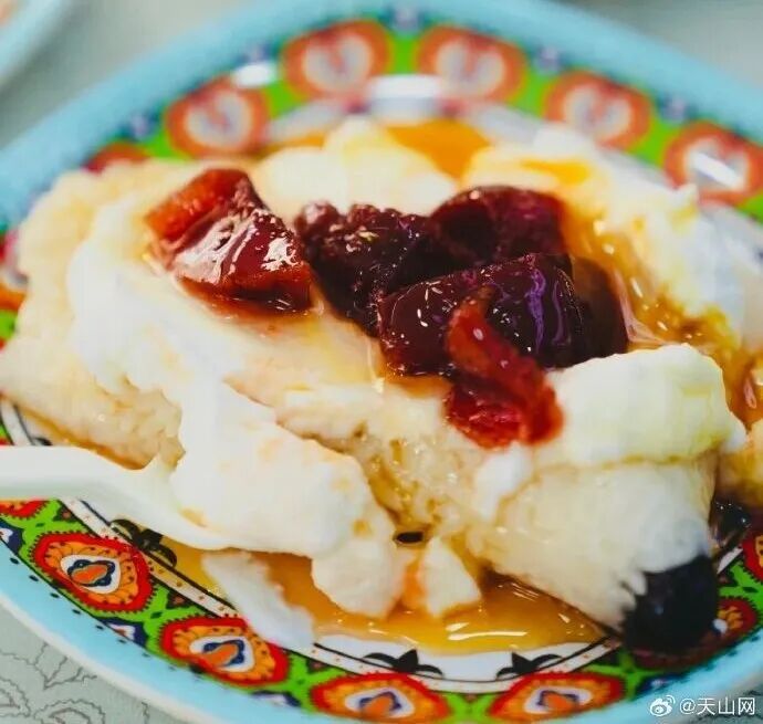 吴京推荐新疆特色美食吃法！撒贝宁犀利点评：哪儿都不挨哪儿