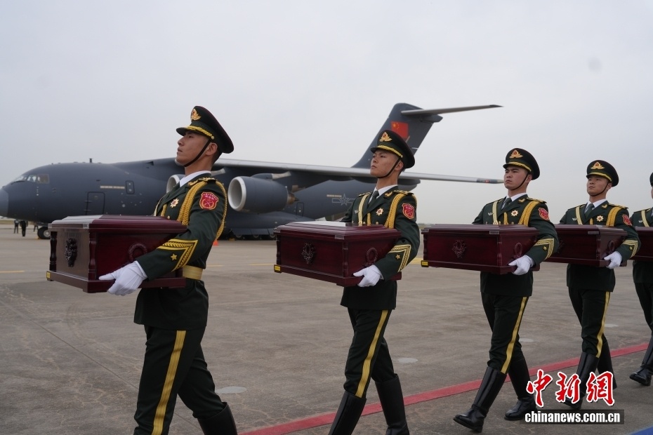 运-20B接英烈回家，为何呼号“荣归50”？