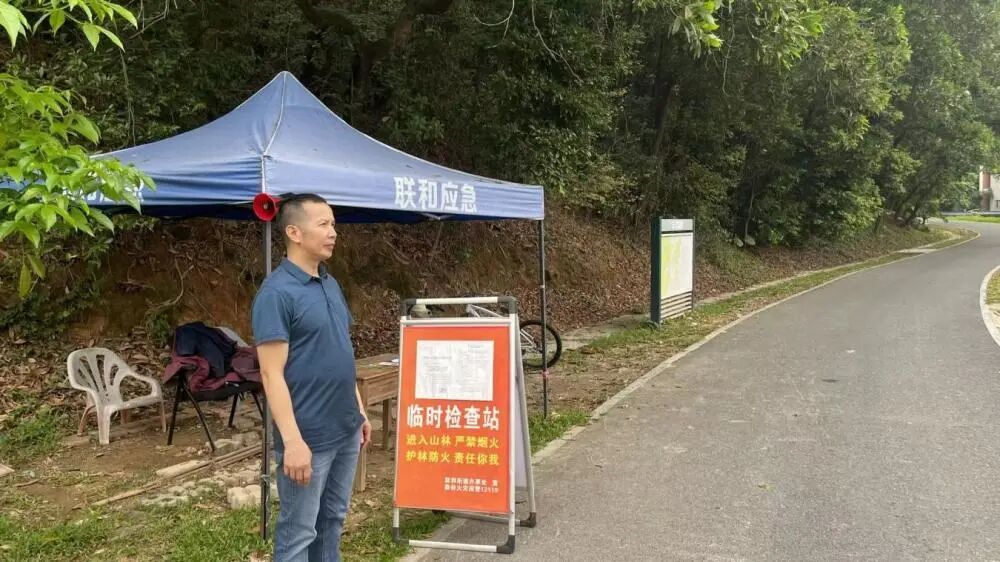 “今天又疯狂出货了，掏到了水晶窝！”