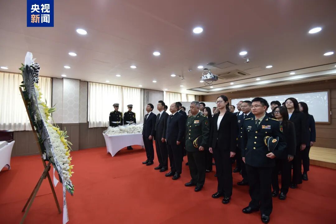 韩方向中方移交12位在韩中国人民志愿军烈士遗骸及146件遗物