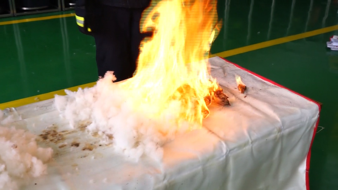 杨柳絮飘飞 警惕“白色”火患！