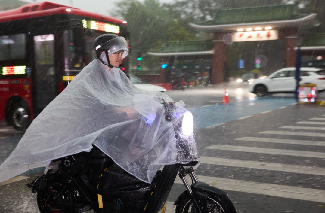 暴雨大暴雨！广东今晚将有强降水、强对流天气