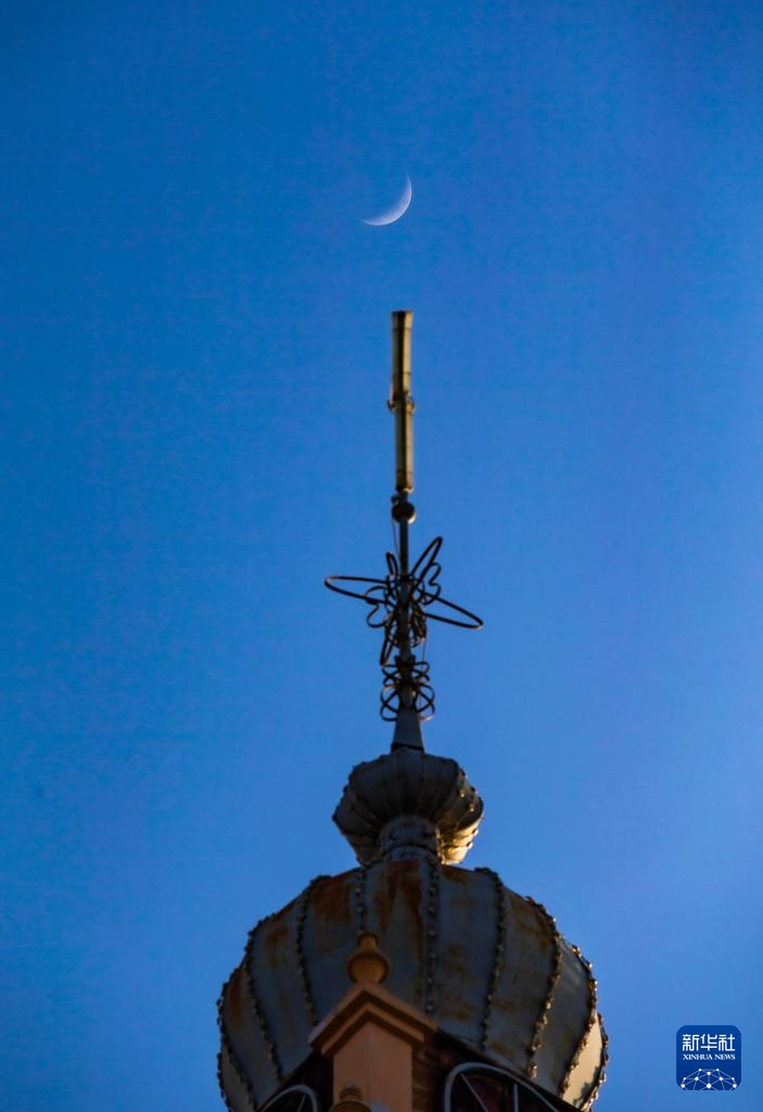 星空相册丨年度最大蛾眉月登场