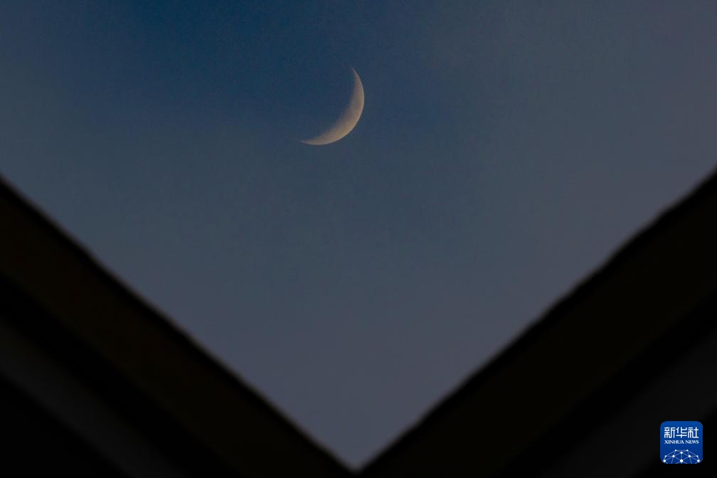 星空相册丨年度最大蛾眉月登场