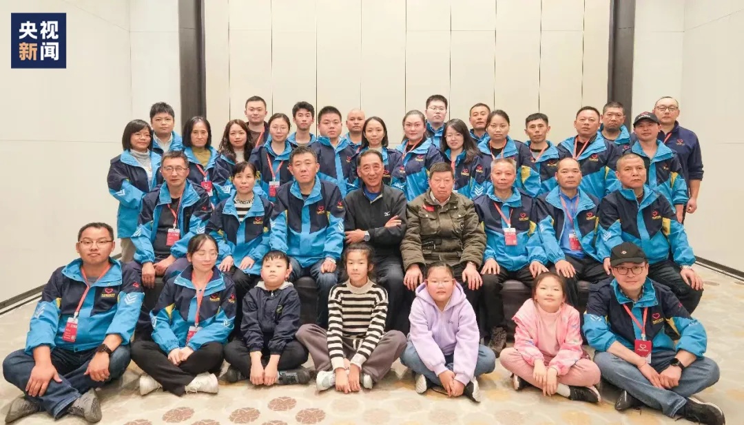 抗美援朝烈士碑前，为何放着五捧泥土？