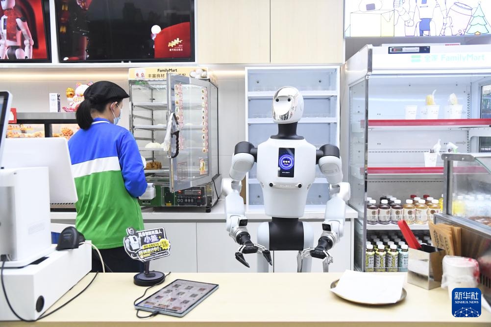 北京：机器人“入职”便利店