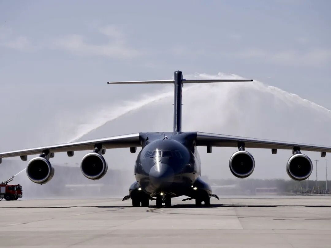 回家了！最高礼遇迎接！这段空地对话，听得泪目