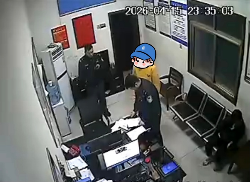 “想哭就哭吧……”雨夜河边，110接警员6分钟劝回22岁小伙