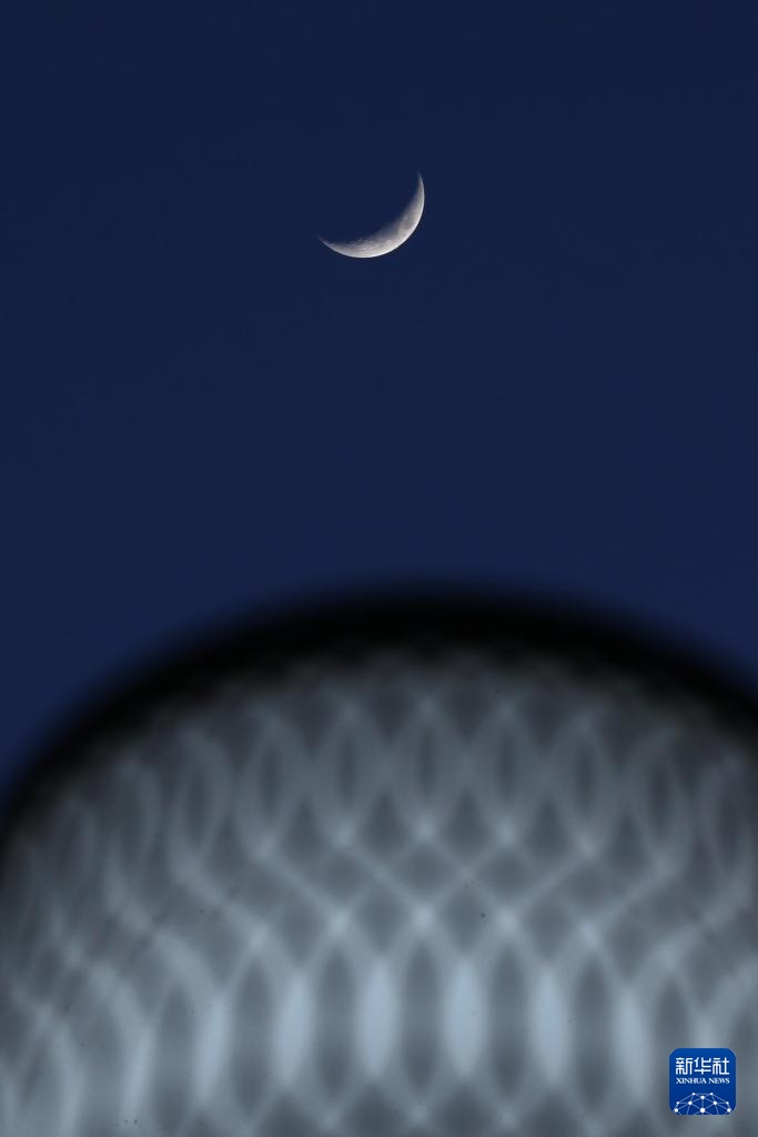 星空相册丨年度最大蛾眉月登场