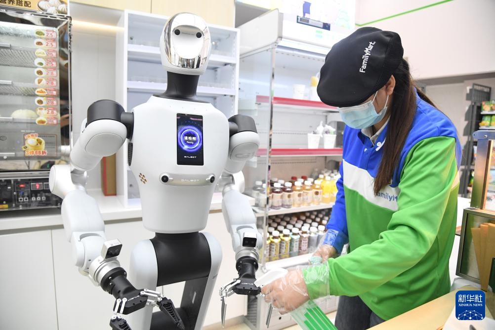 北京：机器人“入职”便利店