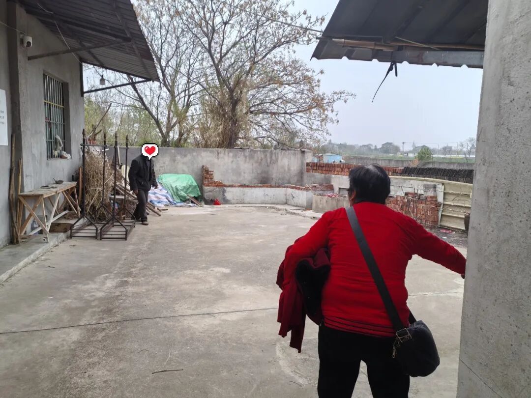 危险！老人误入海宁一高架桥，无人机和警员都出动了……