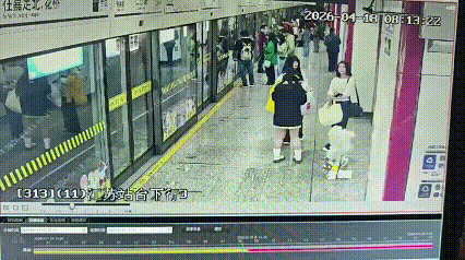 乘客充电宝突然冒烟 车站1分钟化险为夷