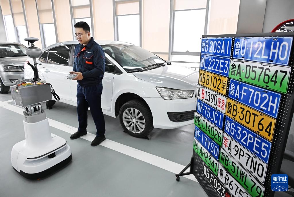 应时而生的具身智能训练师