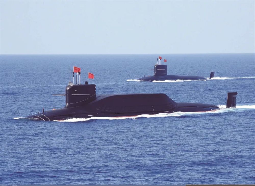 今天，请为人民海军，点赞！