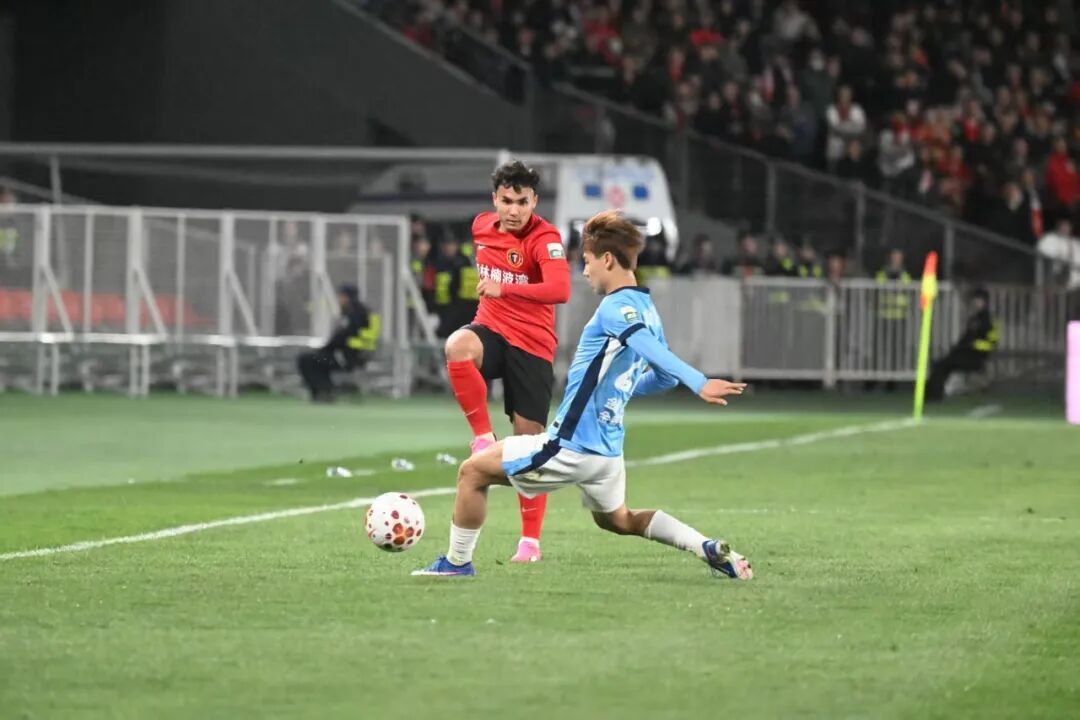 大连英博队赢下“辽宁德比”