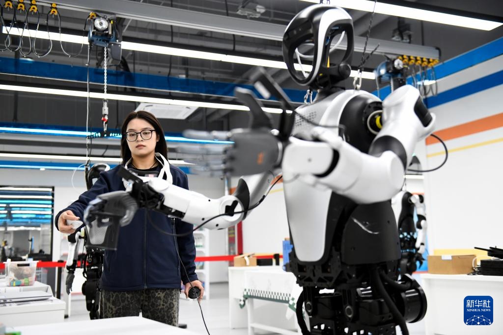 应时而生的具身智能训练师