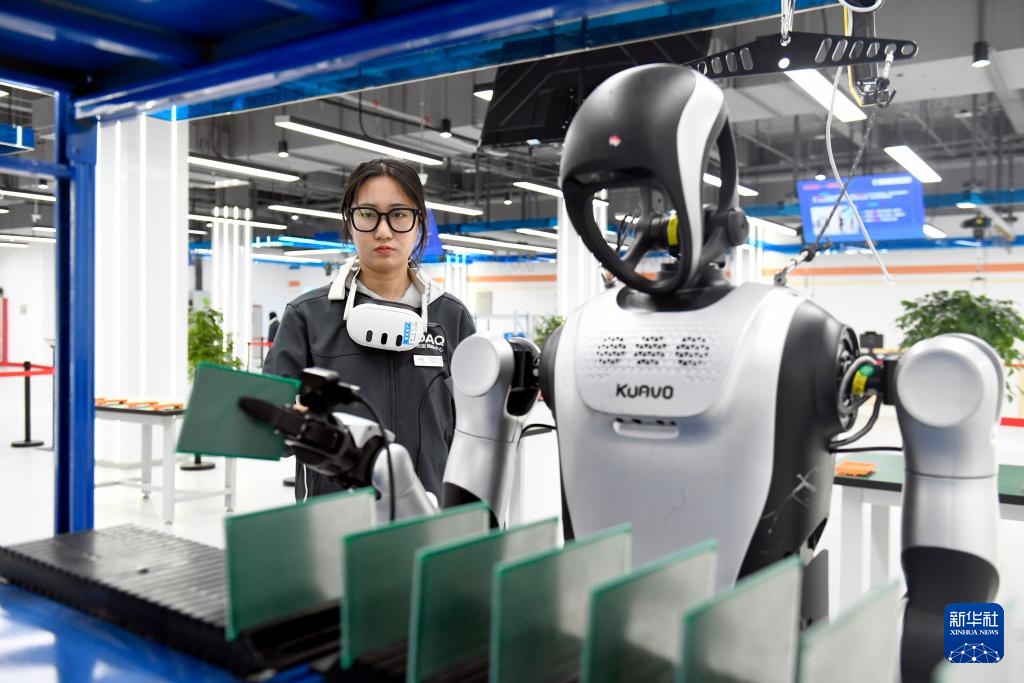 应时而生的具身智能训练师