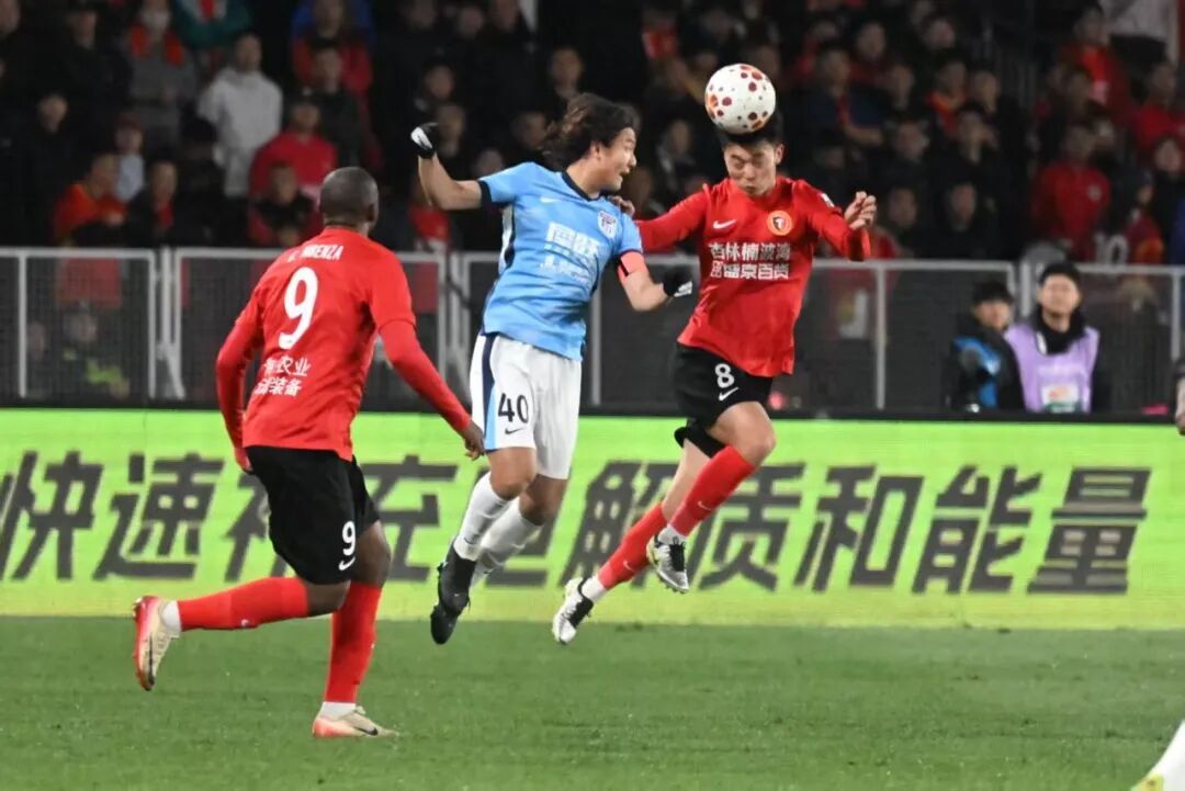 大连英博队赢下“辽宁德比”