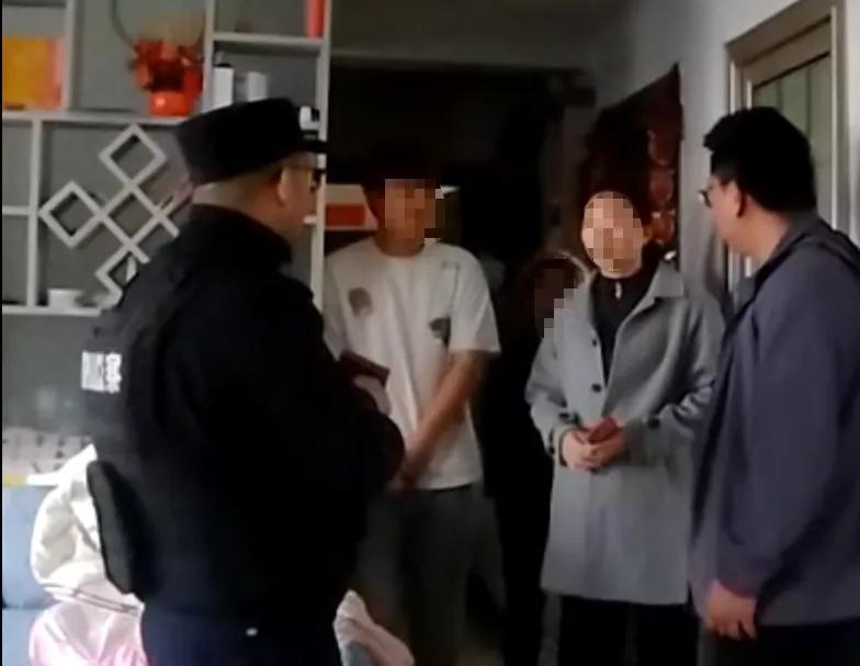 “高价收黄金”是馅饼还是陷阱？快递员+民警联手拆穿，12万保住了