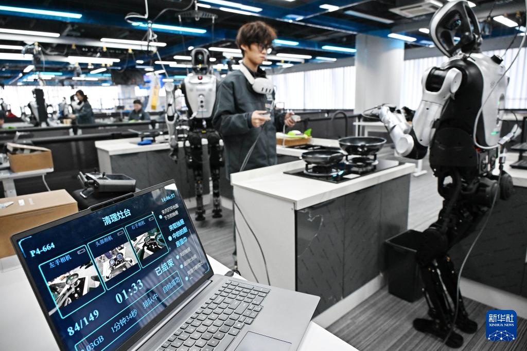 应时而生的具身智能训练师