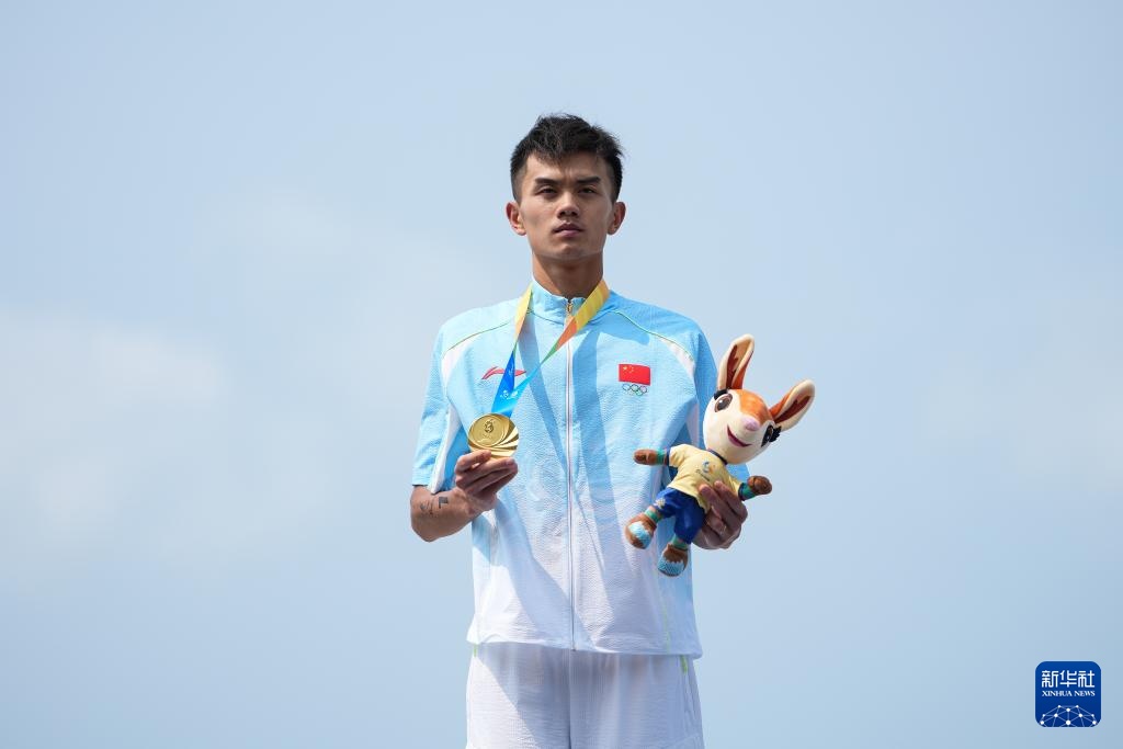 亚沙会游跑两项男子个人赛：中国选手获亚沙会首金