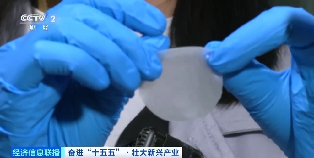 从超薄高强到智能互动 “小材料”蕴藏“大能量”筑就产业新动能