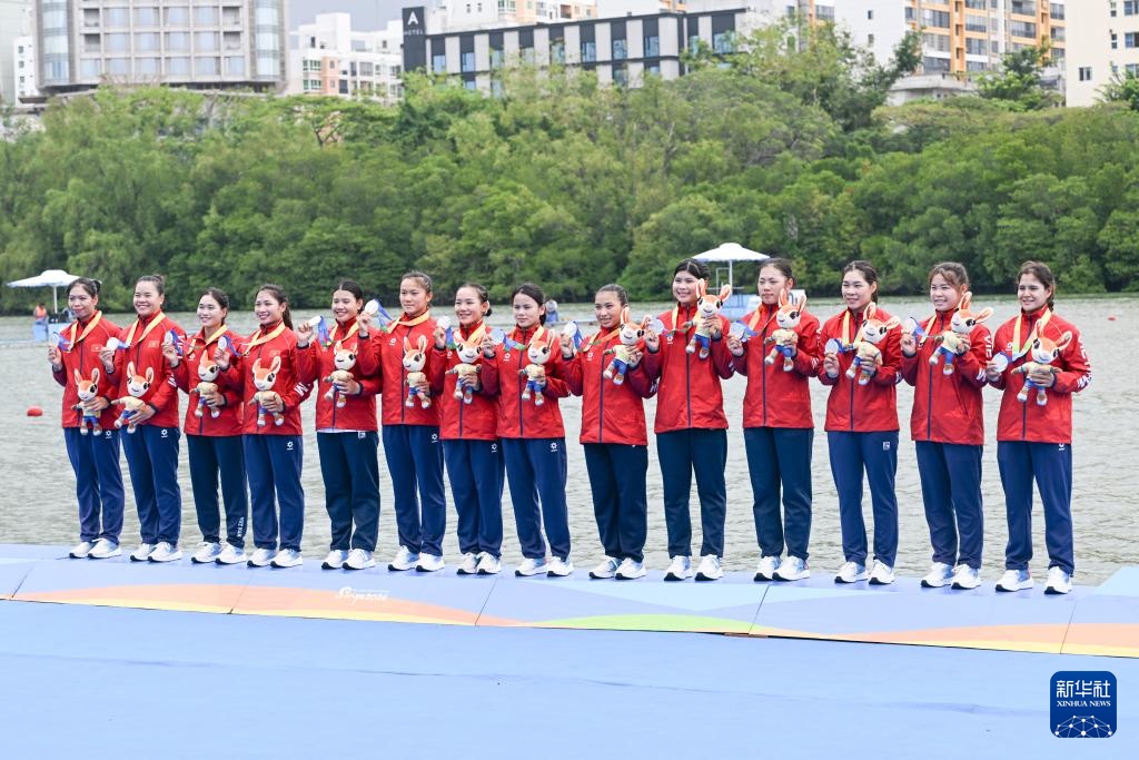 亚沙会龙舟女子组：中国队夺得12人龙舟100米直道赛决赛冠军