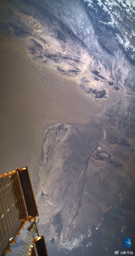 中国航天日邂逅宇宙级浪漫