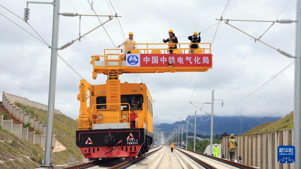 南珠高铁玉岑段工程建设进入冲刺阶段