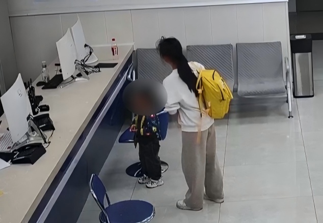 护送走失男童 小孩姐获赠终身免费“牛排卡”