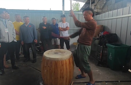 这是实力派！麻阳一龙舟队鼓手打鼓气势拉满，网友：有千军万马奔腾之势