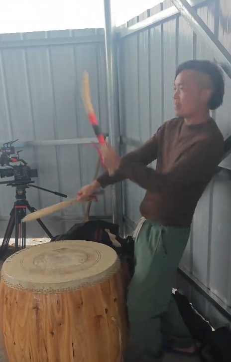 这是实力派！麻阳一龙舟队鼓手打鼓气势拉满，网友：有千军万马奔腾之势