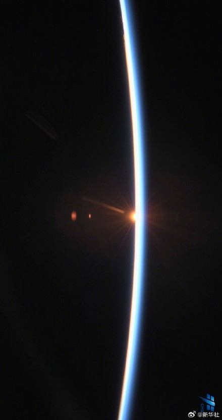 中国航天日邂逅宇宙级浪漫